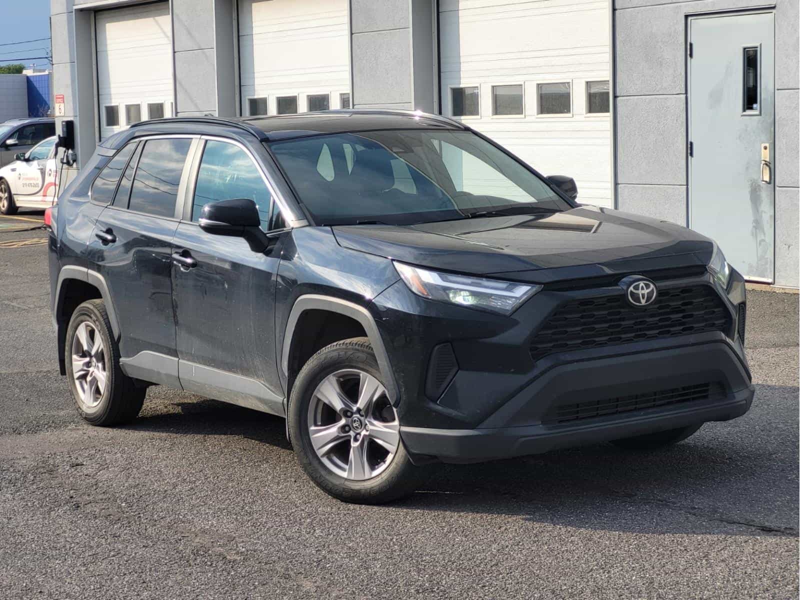 2022 Toyota Rav4 XLE - Image 1