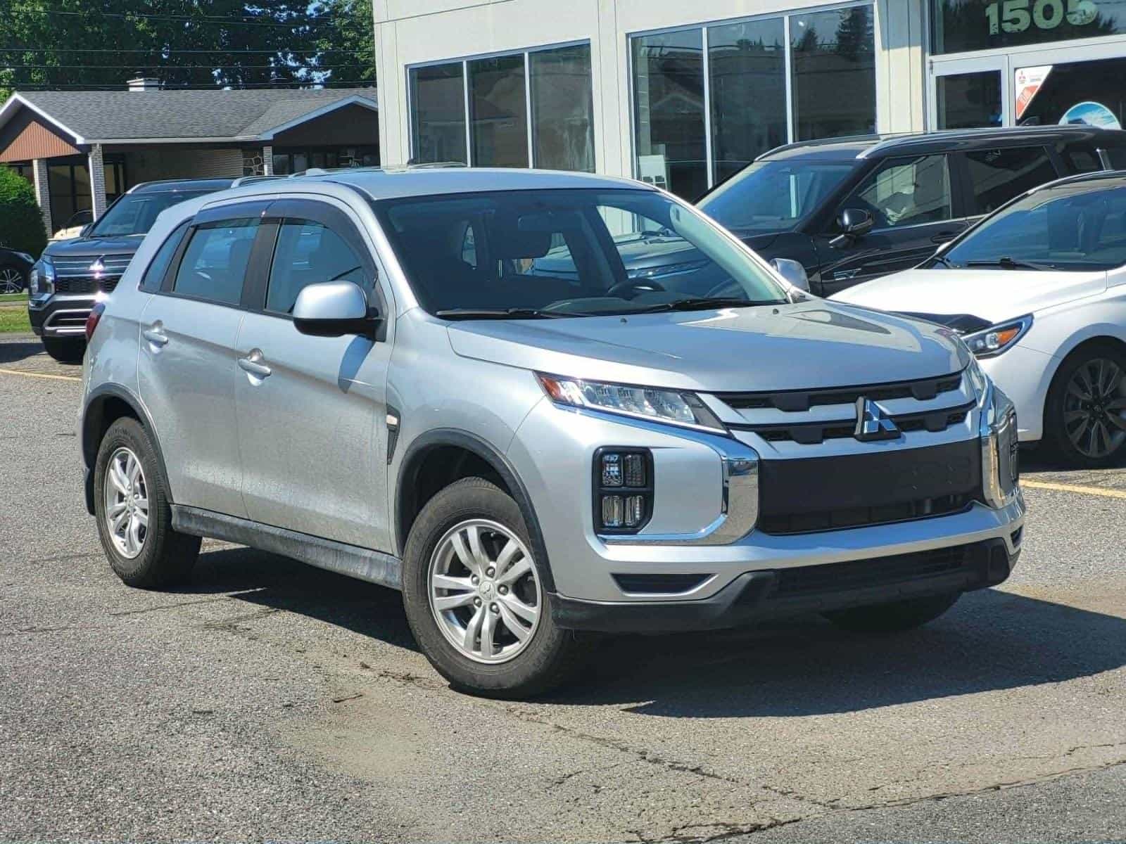 2023 Mitsubishi RVR ES - Image 1