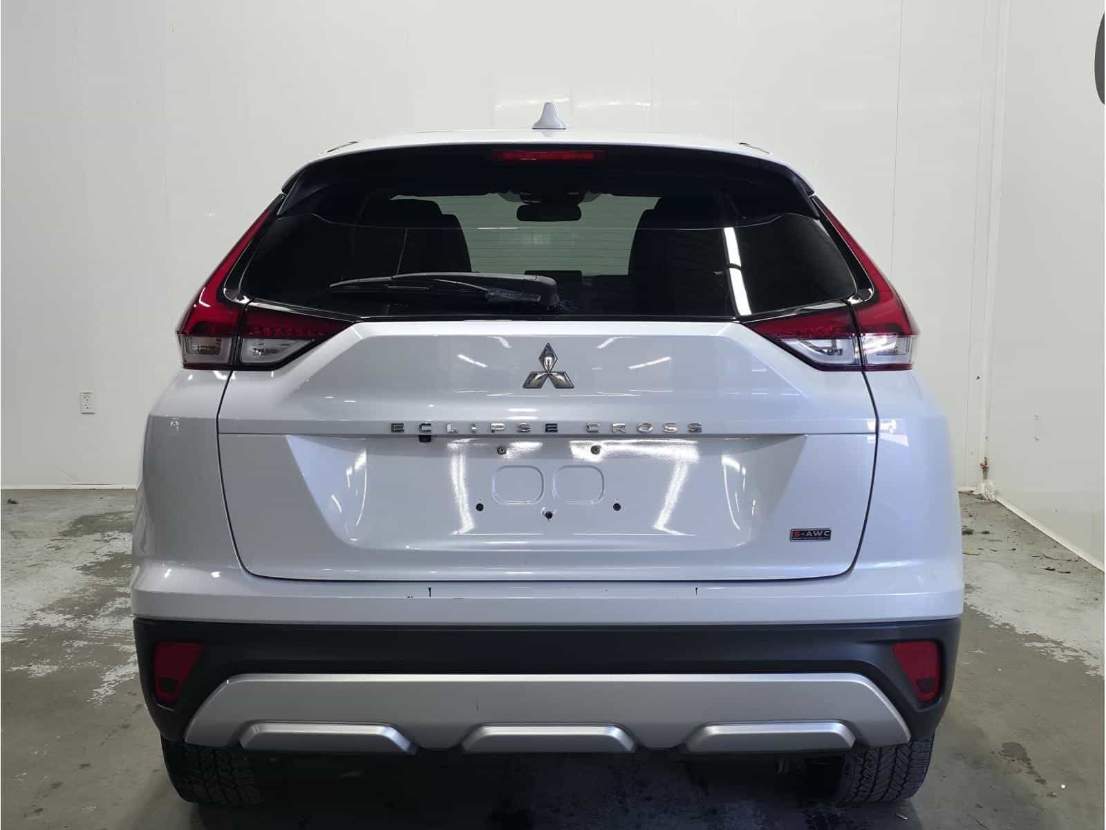 2023 Mitsubishi Eclipse Cross SE - Image 9
