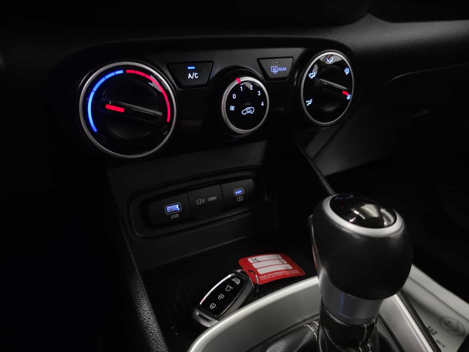 2023 Hyundai Venue Preferred - Image 12