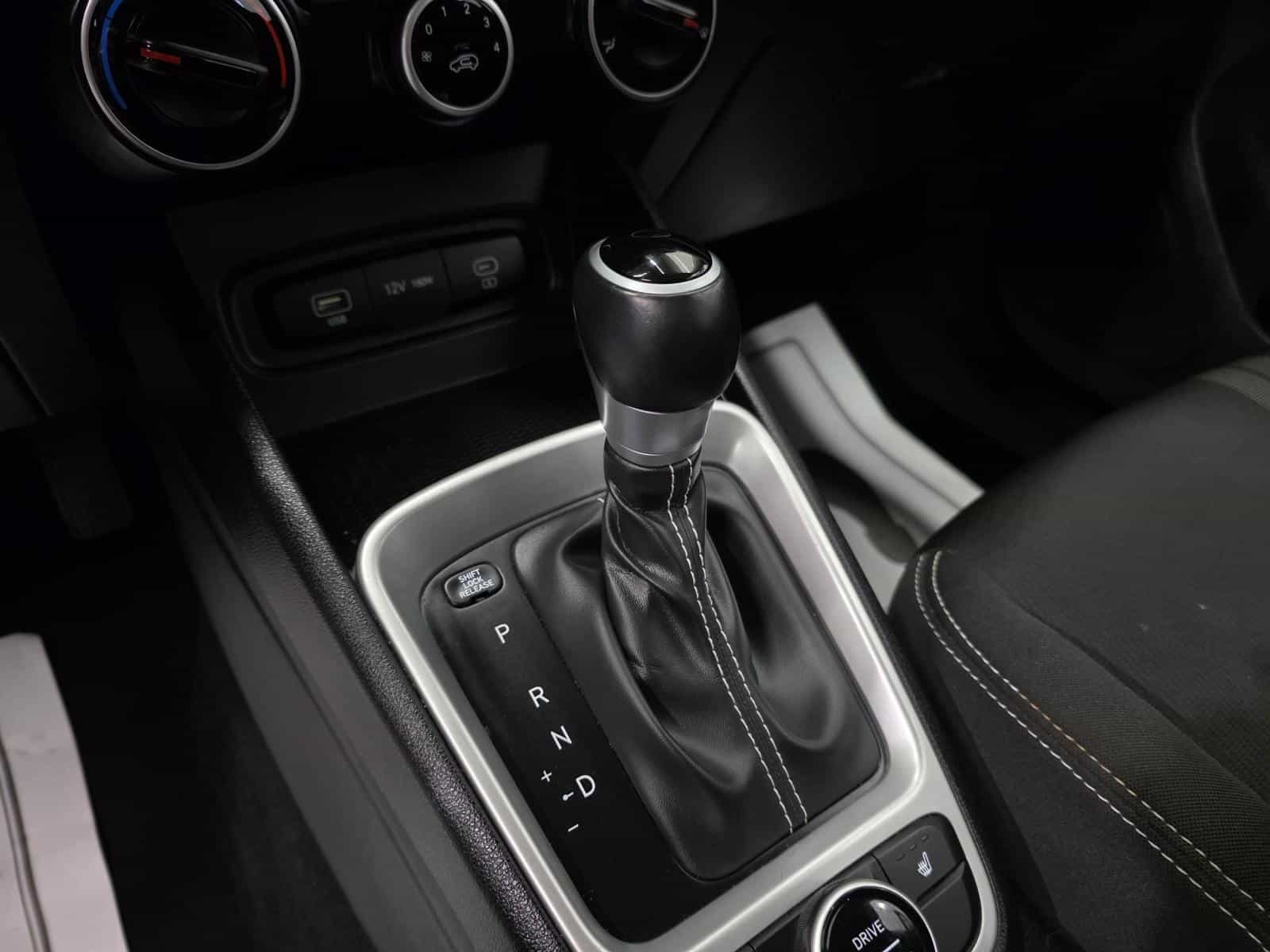 2023 Hyundai Venue Preferred - Image 16