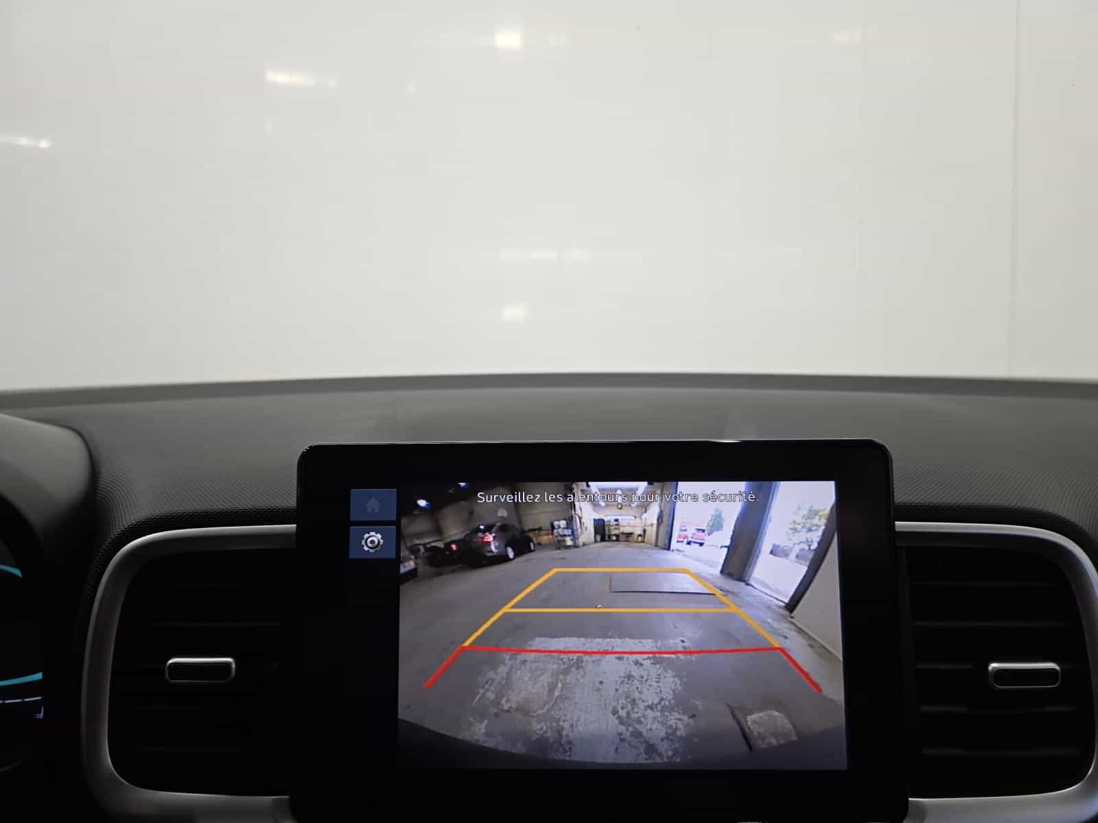 2023 Hyundai Venue Preferred - Image 14