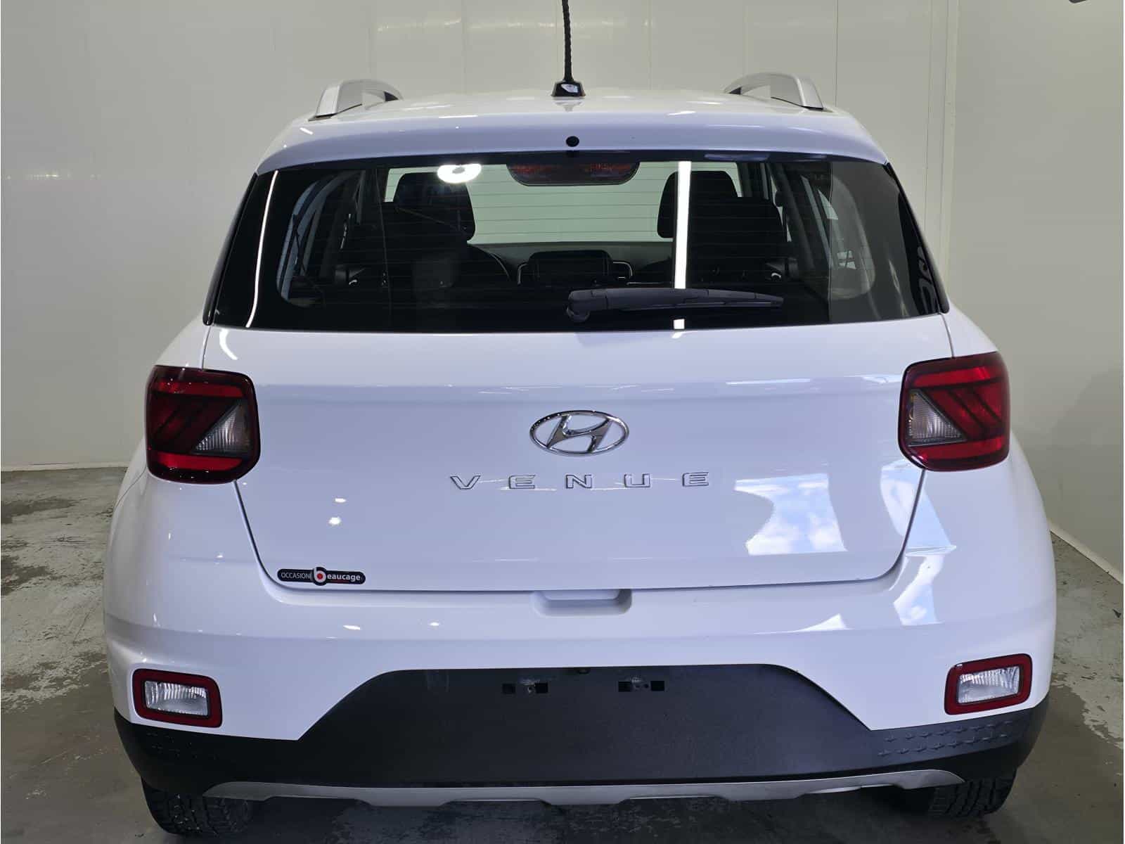 2023 Hyundai Venue Preferred - Image 7