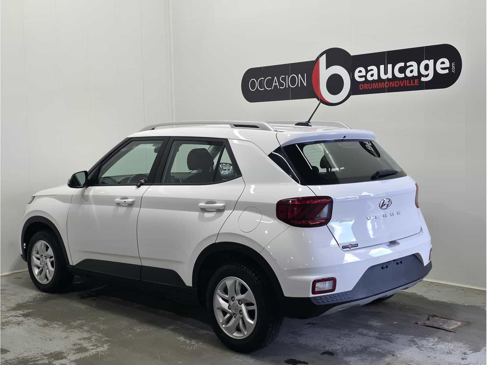 2023 Hyundai Venue Preferred - Image 8