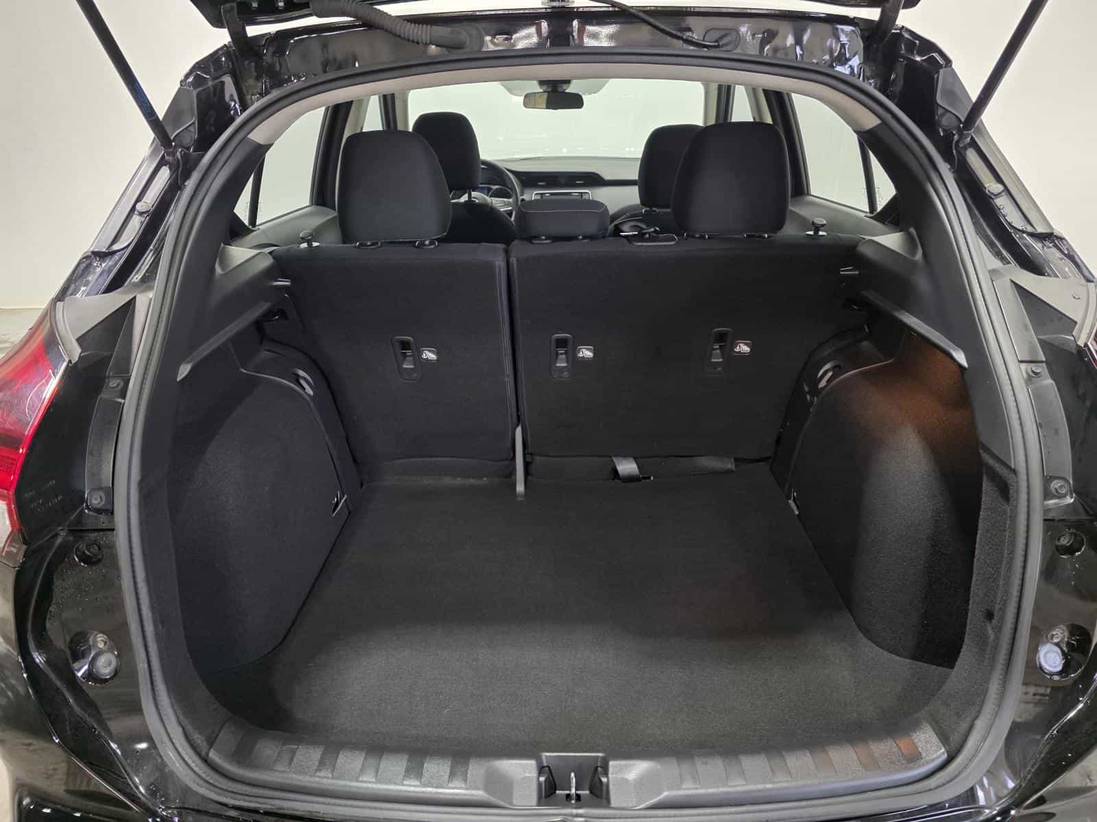 2022 Nissan Kicks S - Image 10