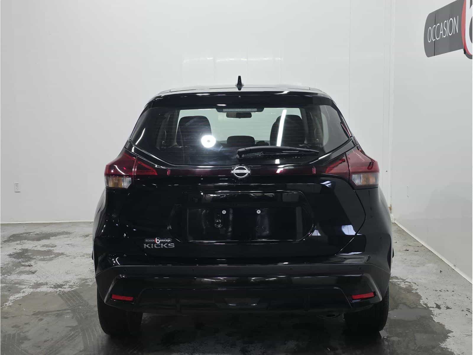 2022 Nissan Kicks S - Image 9