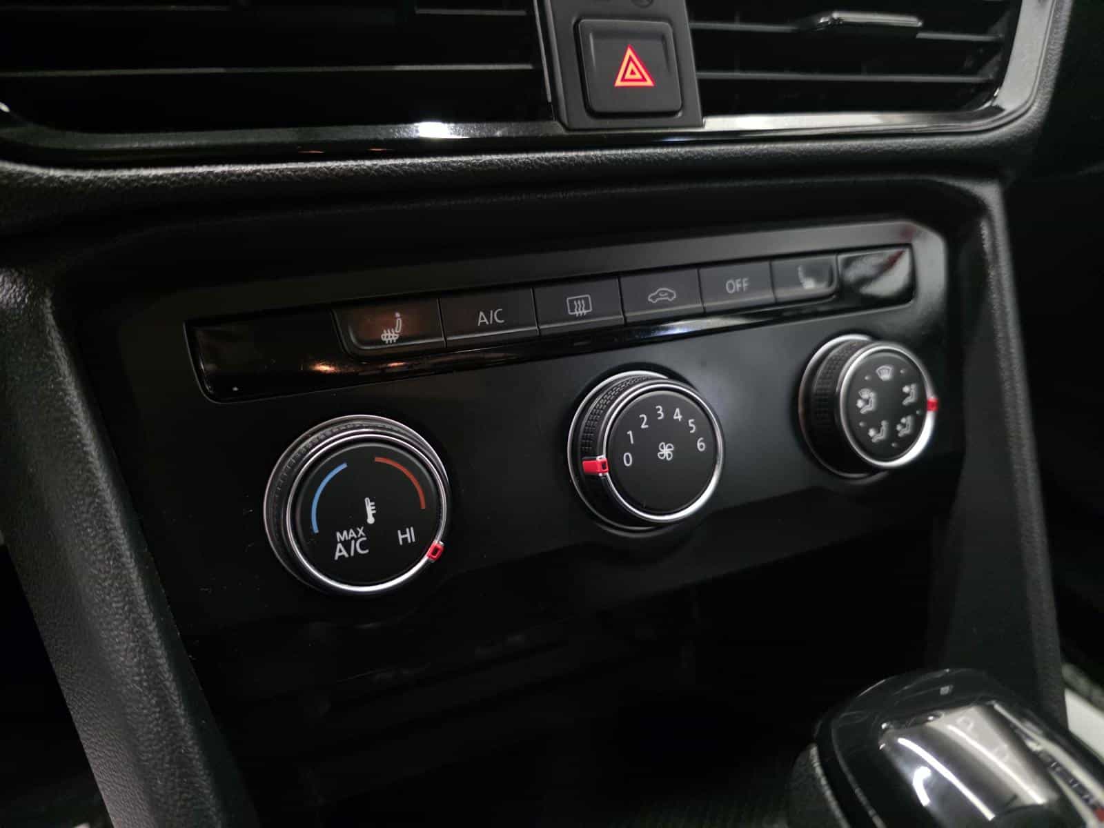 2022 Volkswagen Taos Trendline - Image 14