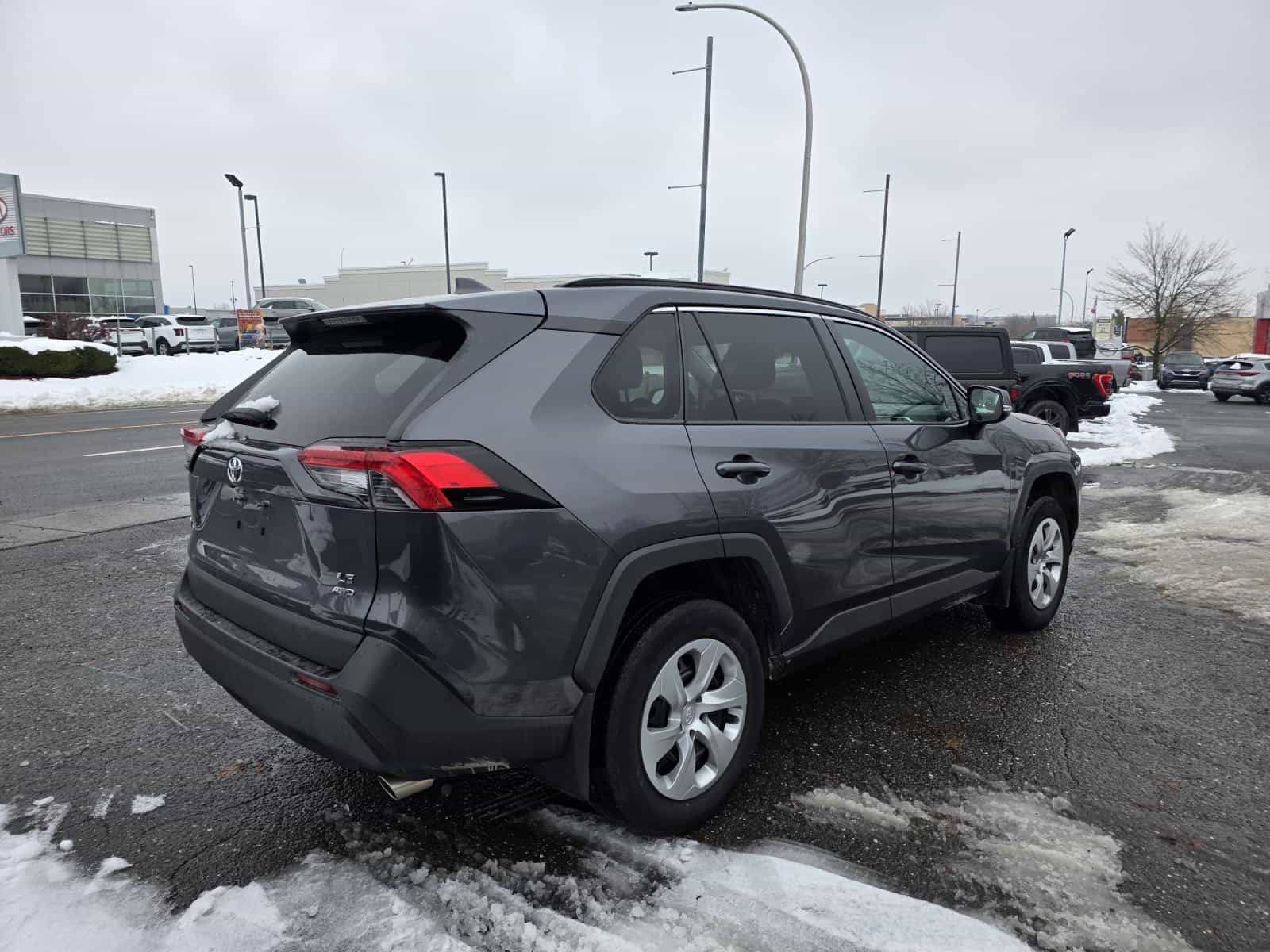 2021 Toyota Rav4 LE - Image 6
