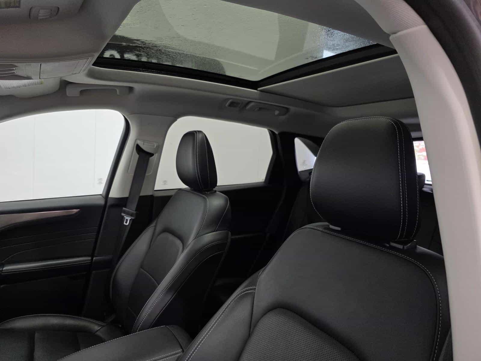 2022 Ford Escape Titanium - Image 16