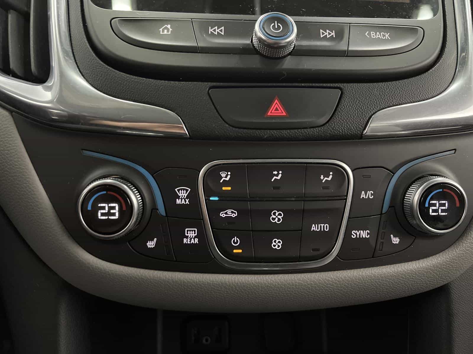 2018 Chevrolet Equinox LT - Image 17