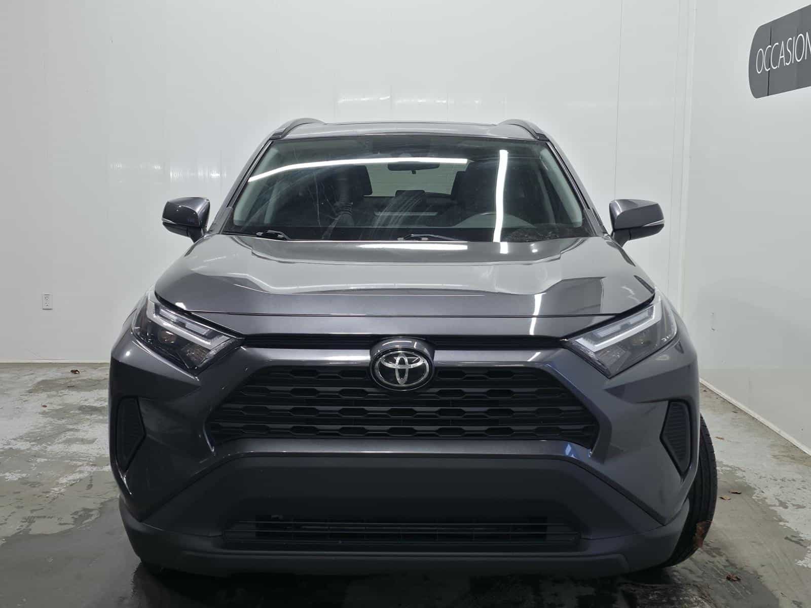 Image 2 Toyota Rav4 XLE 2022