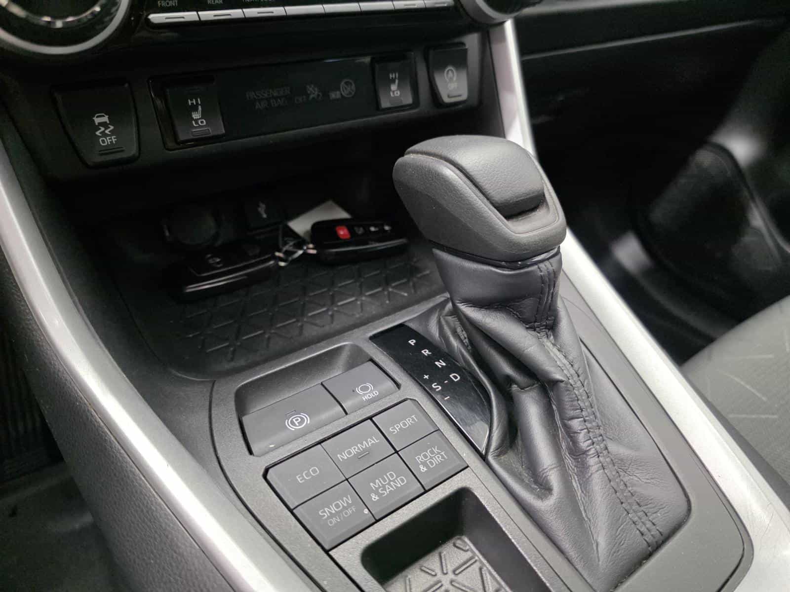 2022 Toyota Rav4 XLE - Image 11