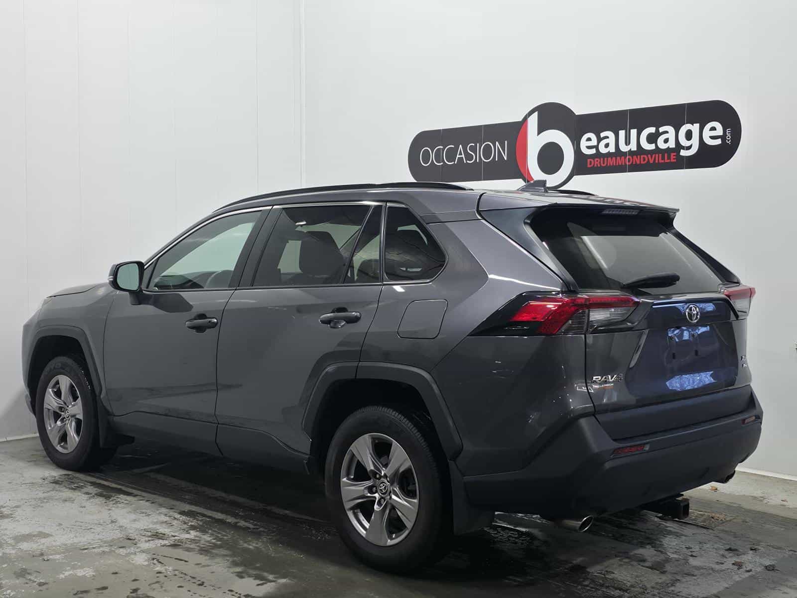 Image 5 Toyota Rav4 XLE 2022