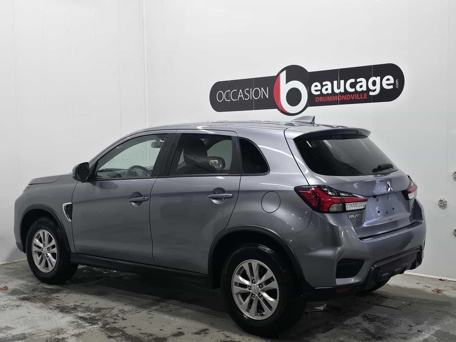 2023 Mitsubishi RVR SE - Image 8