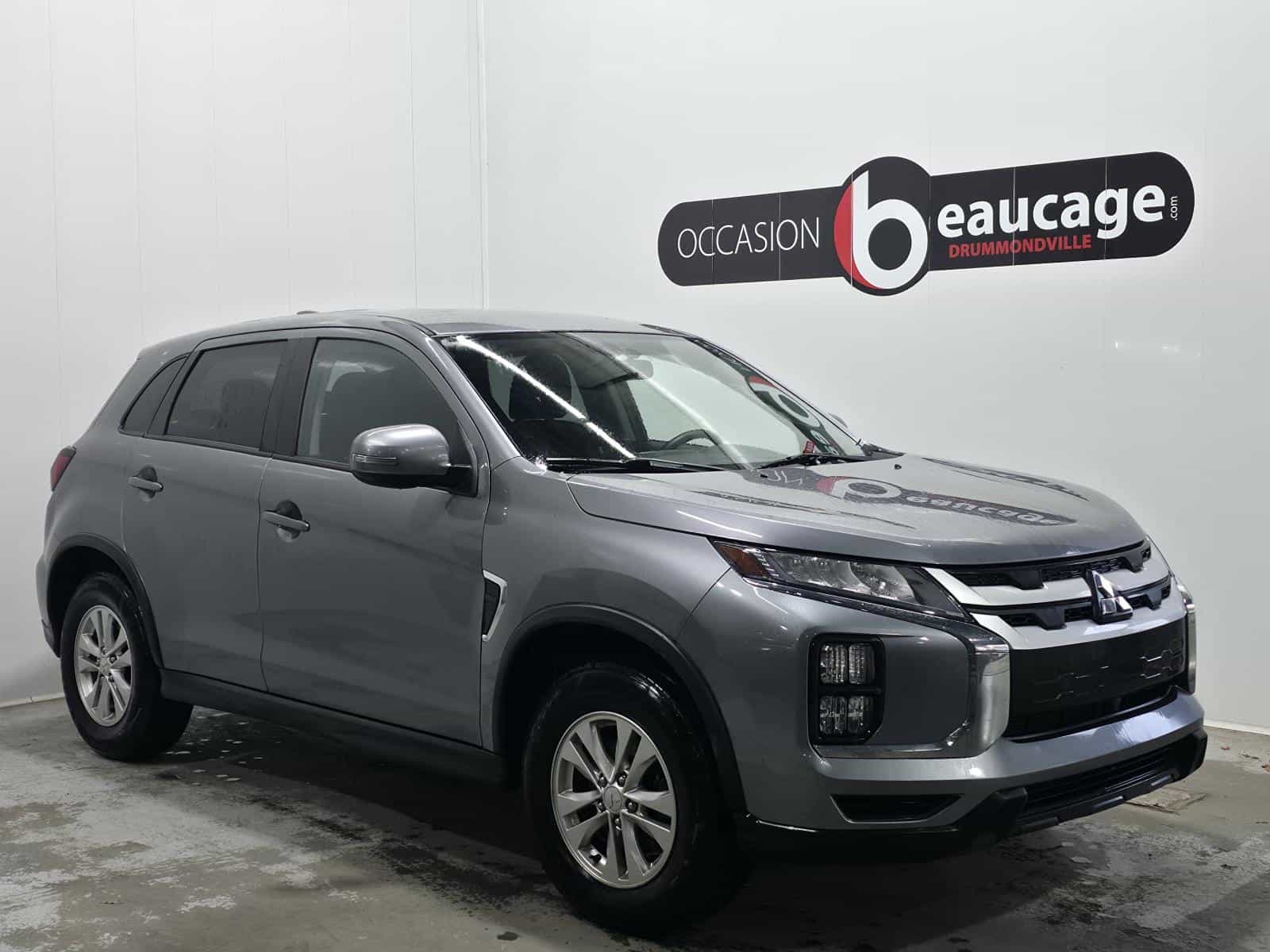 2023 Mitsubishi RVR SE - Image 1