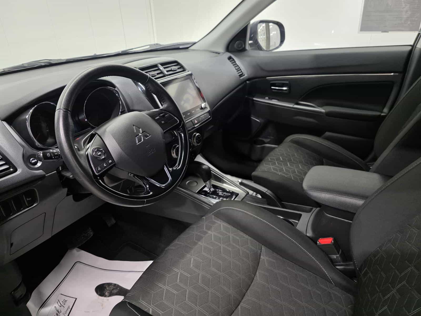 2023 Mitsubishi RVR SE - Image 14