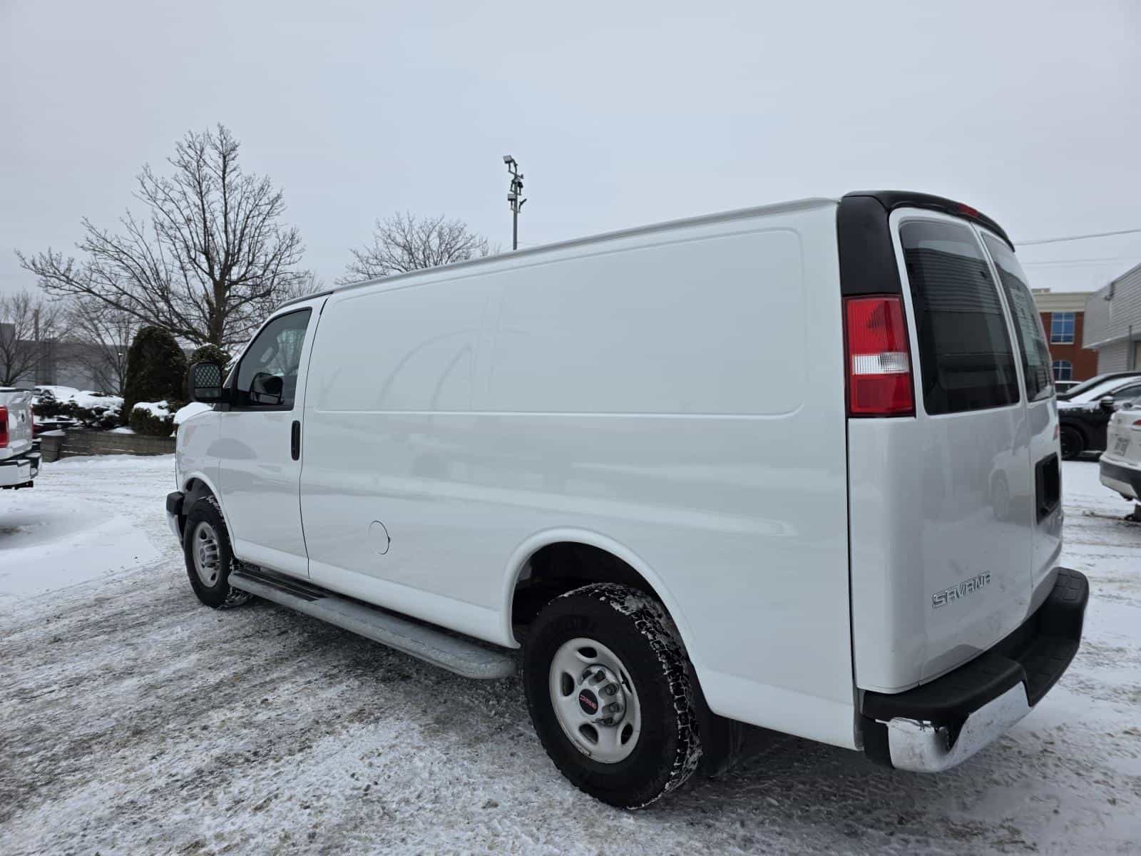 2023 GMC Savana Cargo 2500 - Image 9