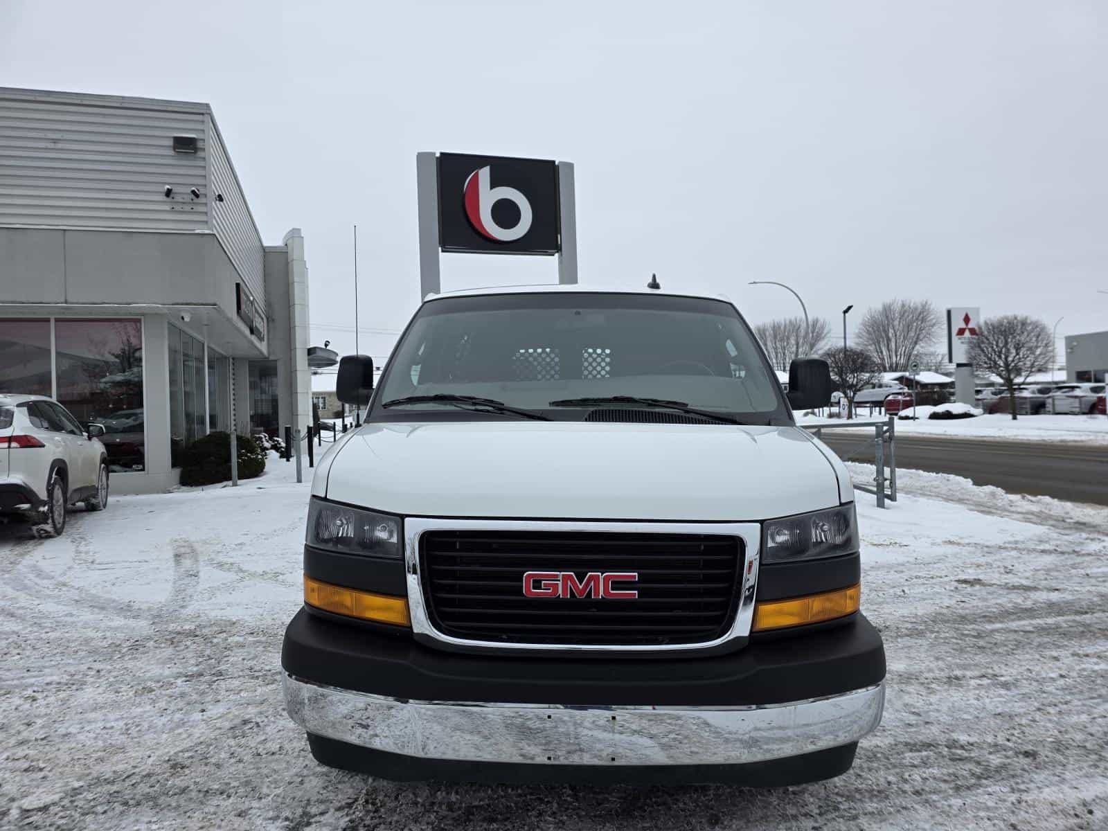 2023 GMC Savana Cargo 2500 - Image 3
