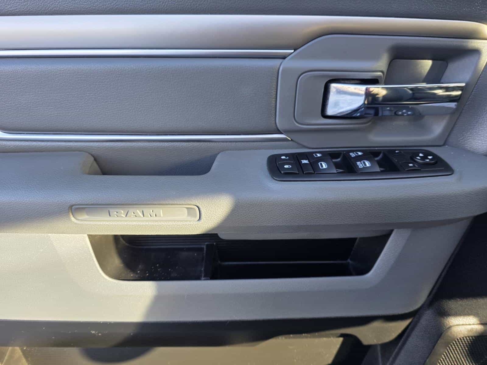 Image 19 RAM 1500 Classic SLT 2019