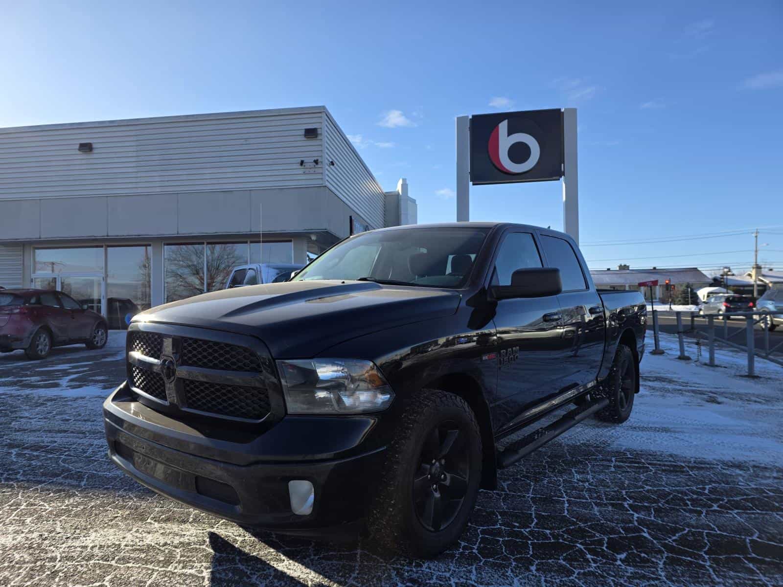Image 1 RAM 1500 Classic SLT 2019