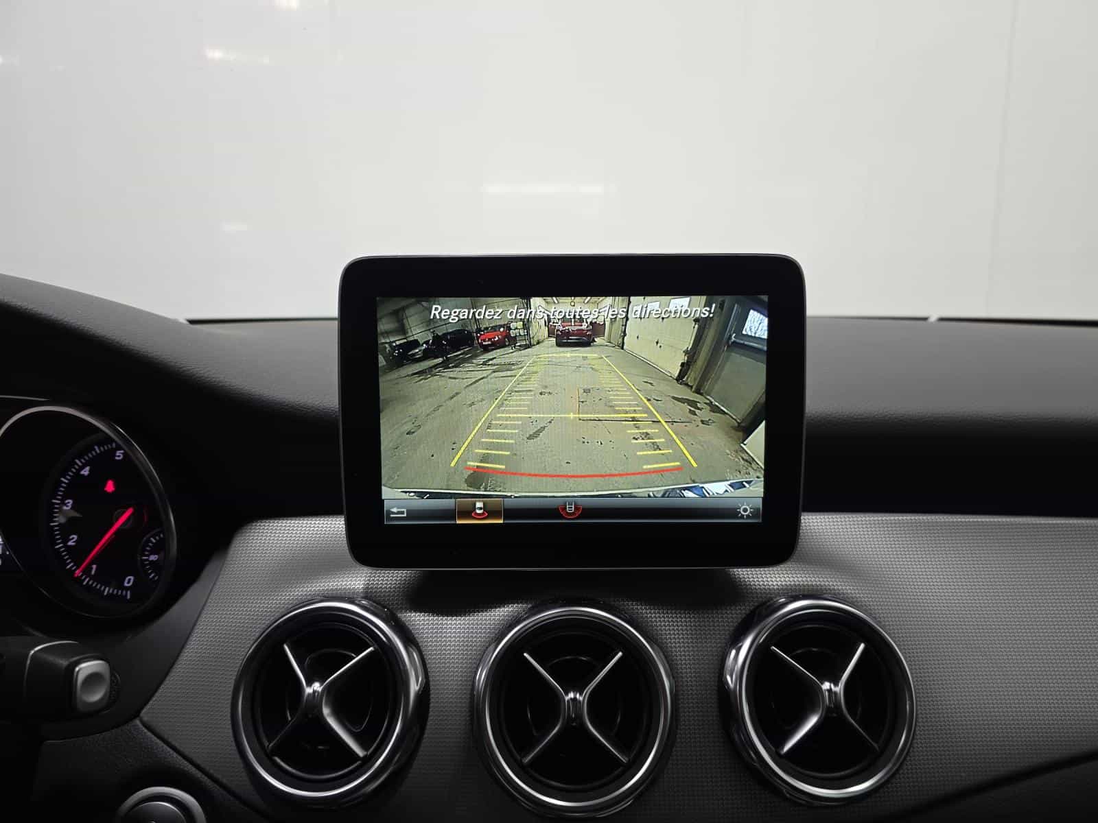 Image 16 Mercedes-Benz GLA-Class GLA250 2018