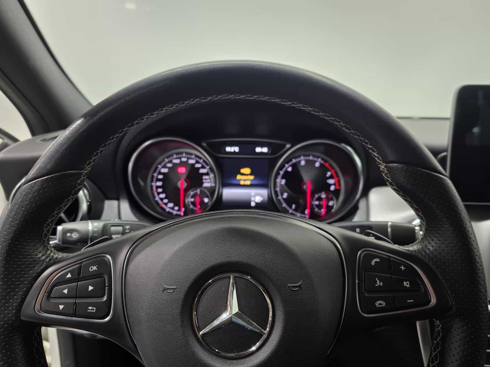 Image 20 Mercedes-Benz GLA-Class GLA250 2018