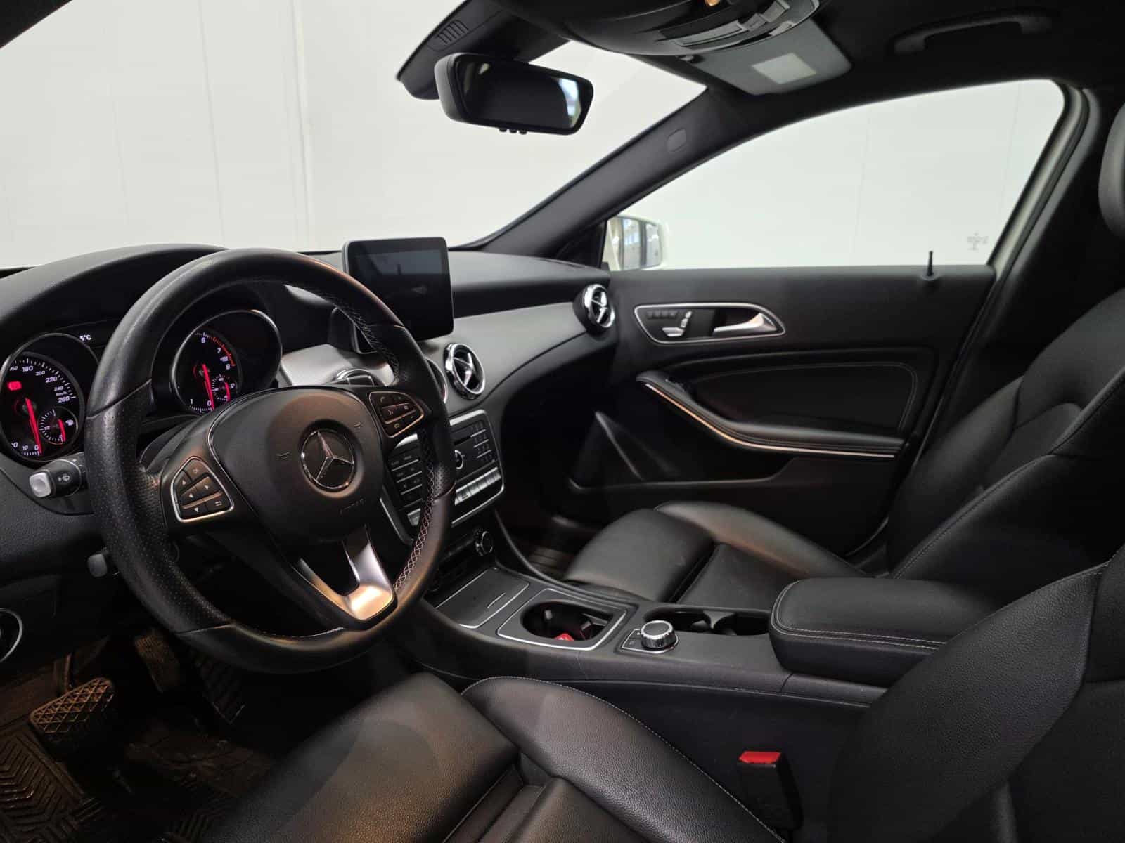 Image 11 Mercedes-Benz GLA-Class GLA250 2018