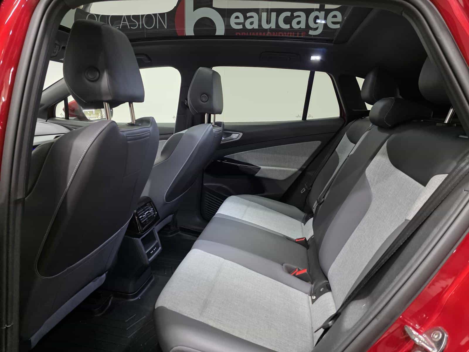 2024 Volkswagen ID.4 Pro - Image 14