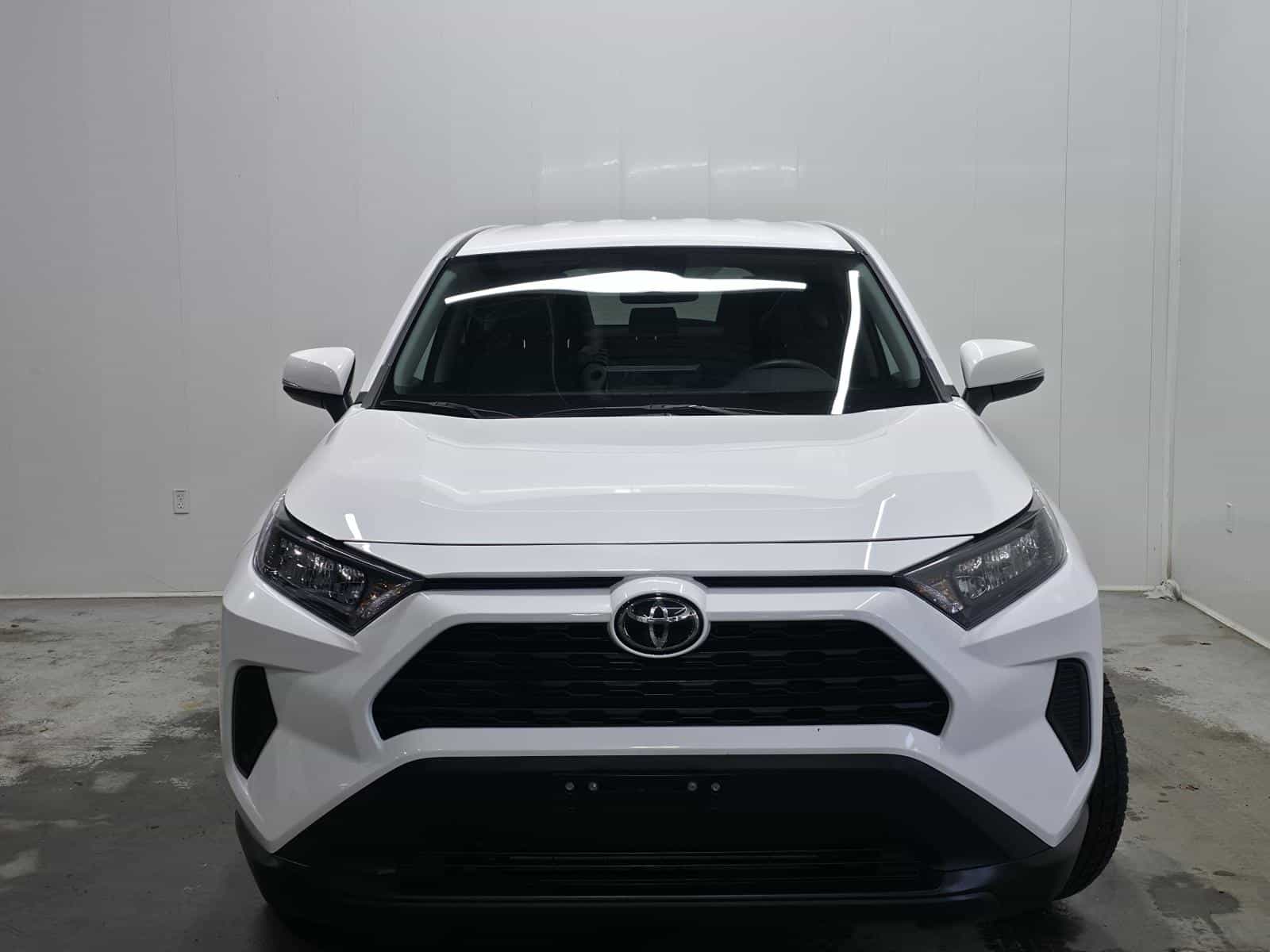 Image 3 Toyota Rav4 LE 2023