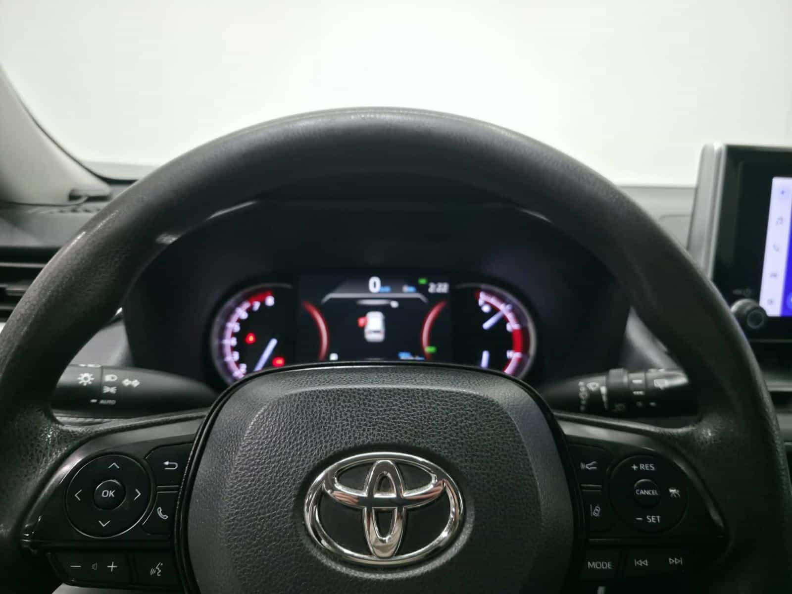 Image 14 Toyota Rav4 LE 2023