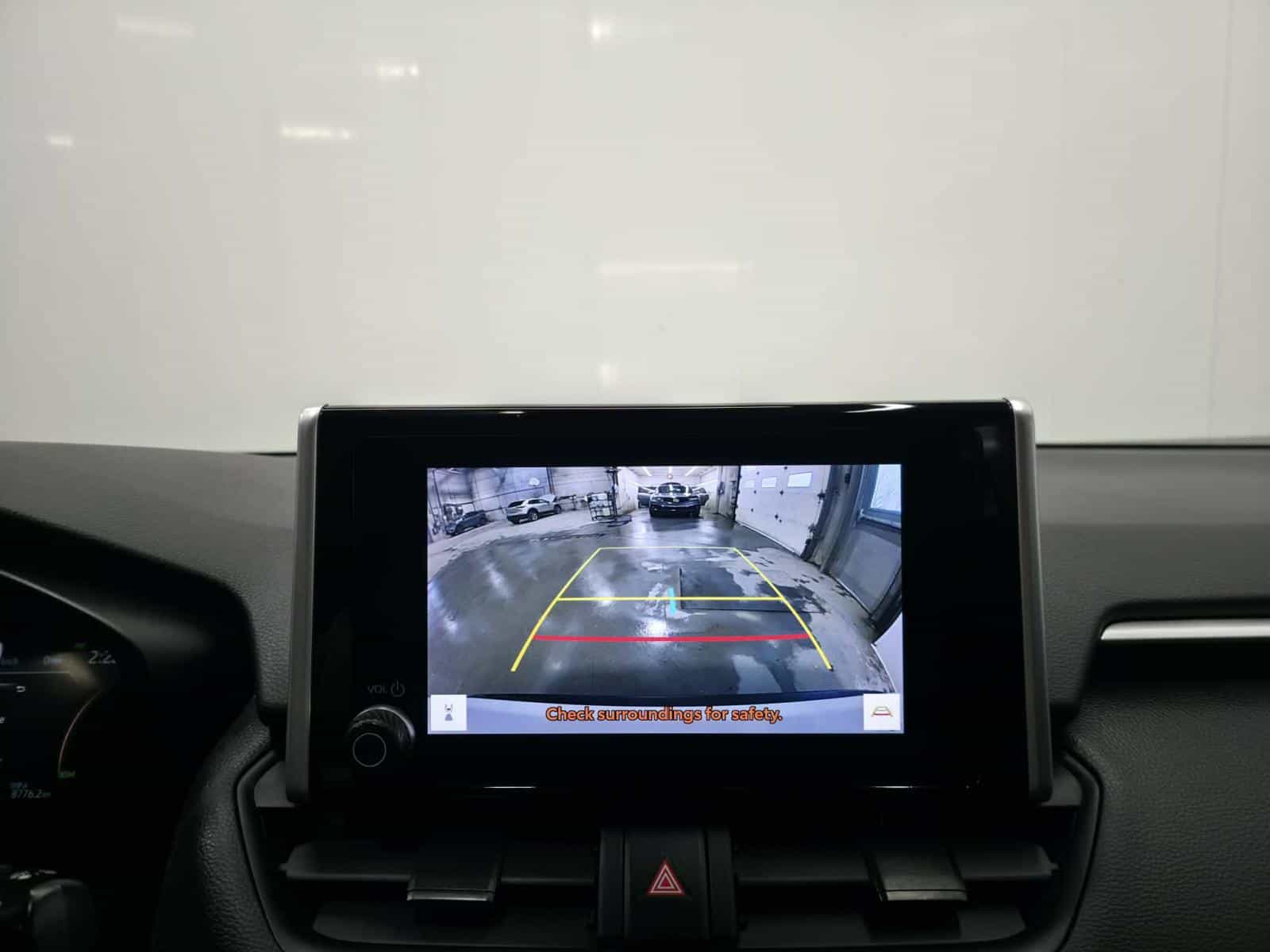 Image 18 Toyota Rav4 LE 2023