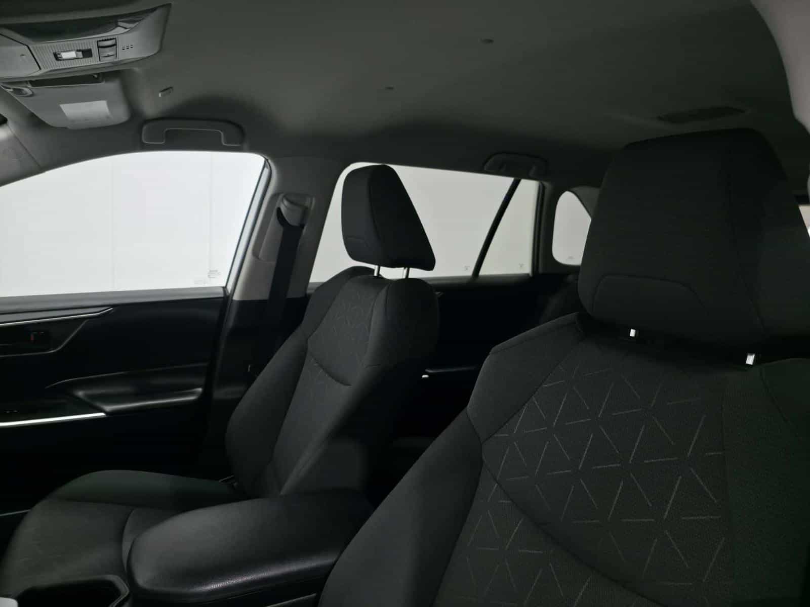 Image 23 Toyota Rav4 LE 2023