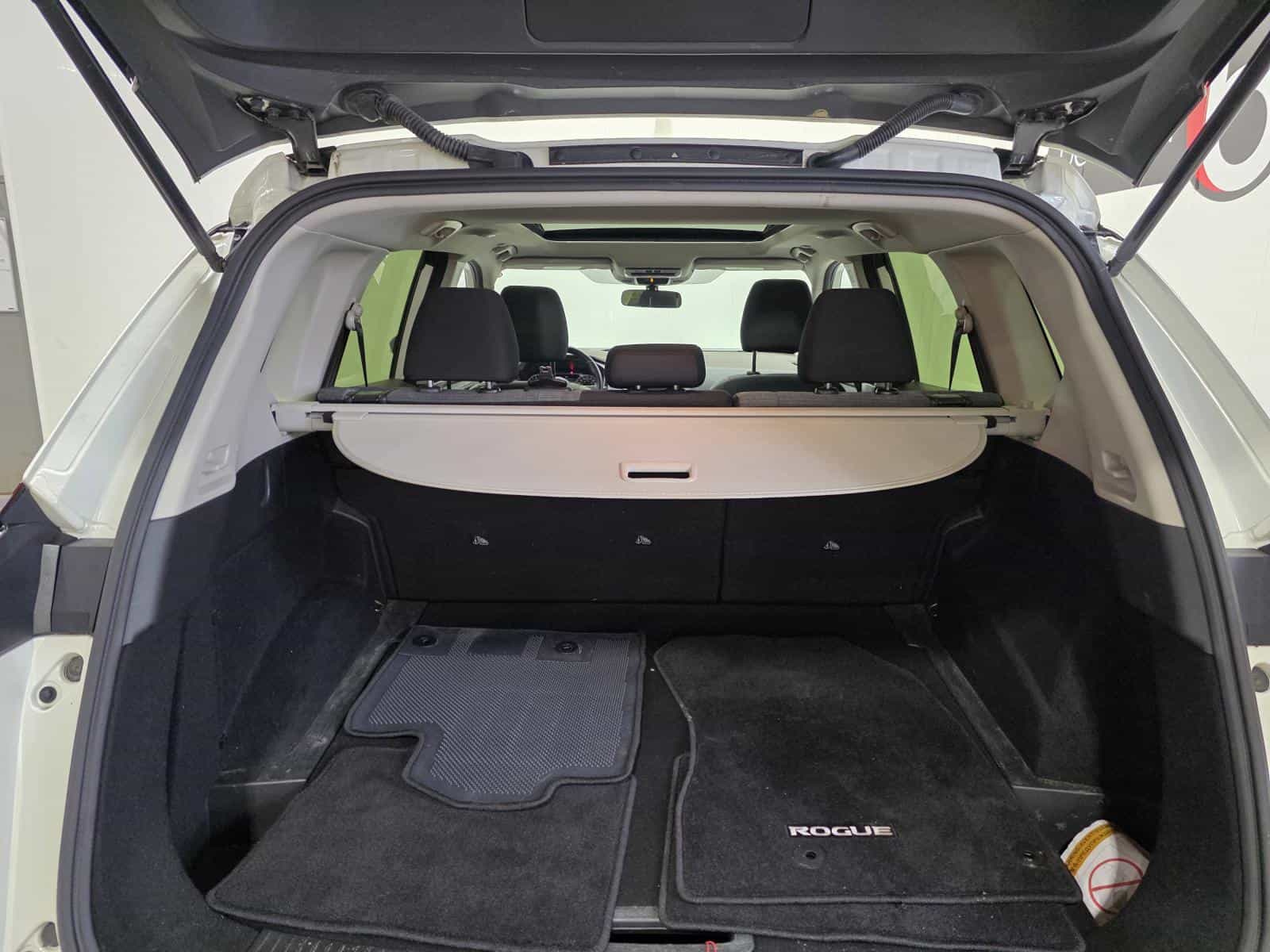 2023 Nissan Rogue SV - Image 11