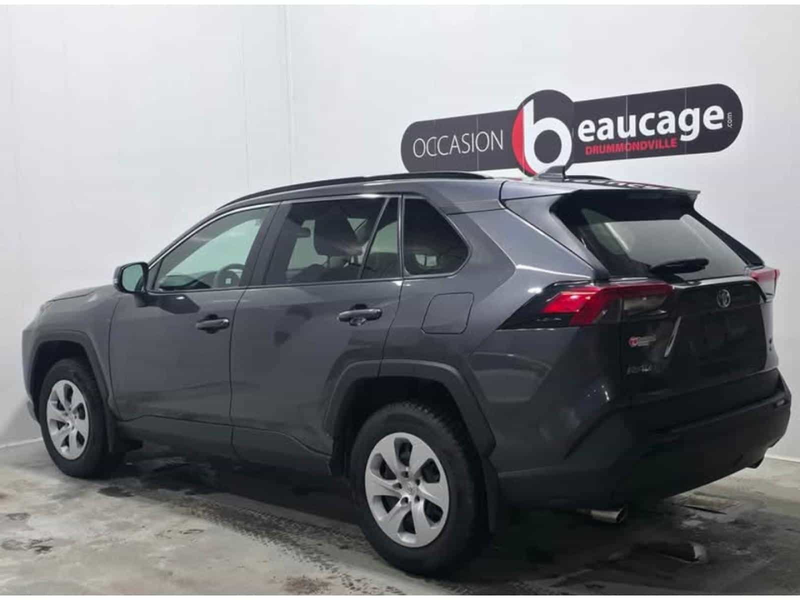 Image 5 Toyota Rav4 LE 2020