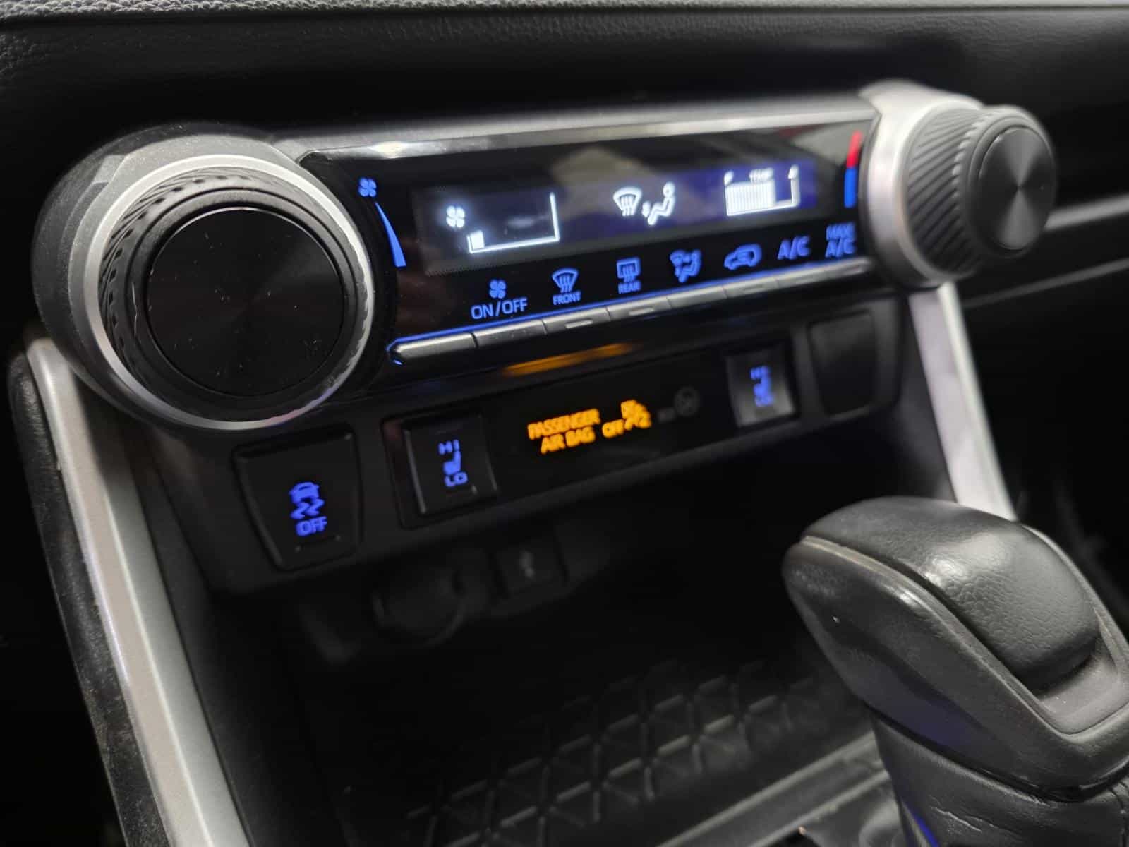 2020 Toyota Rav4 LE - Image 7