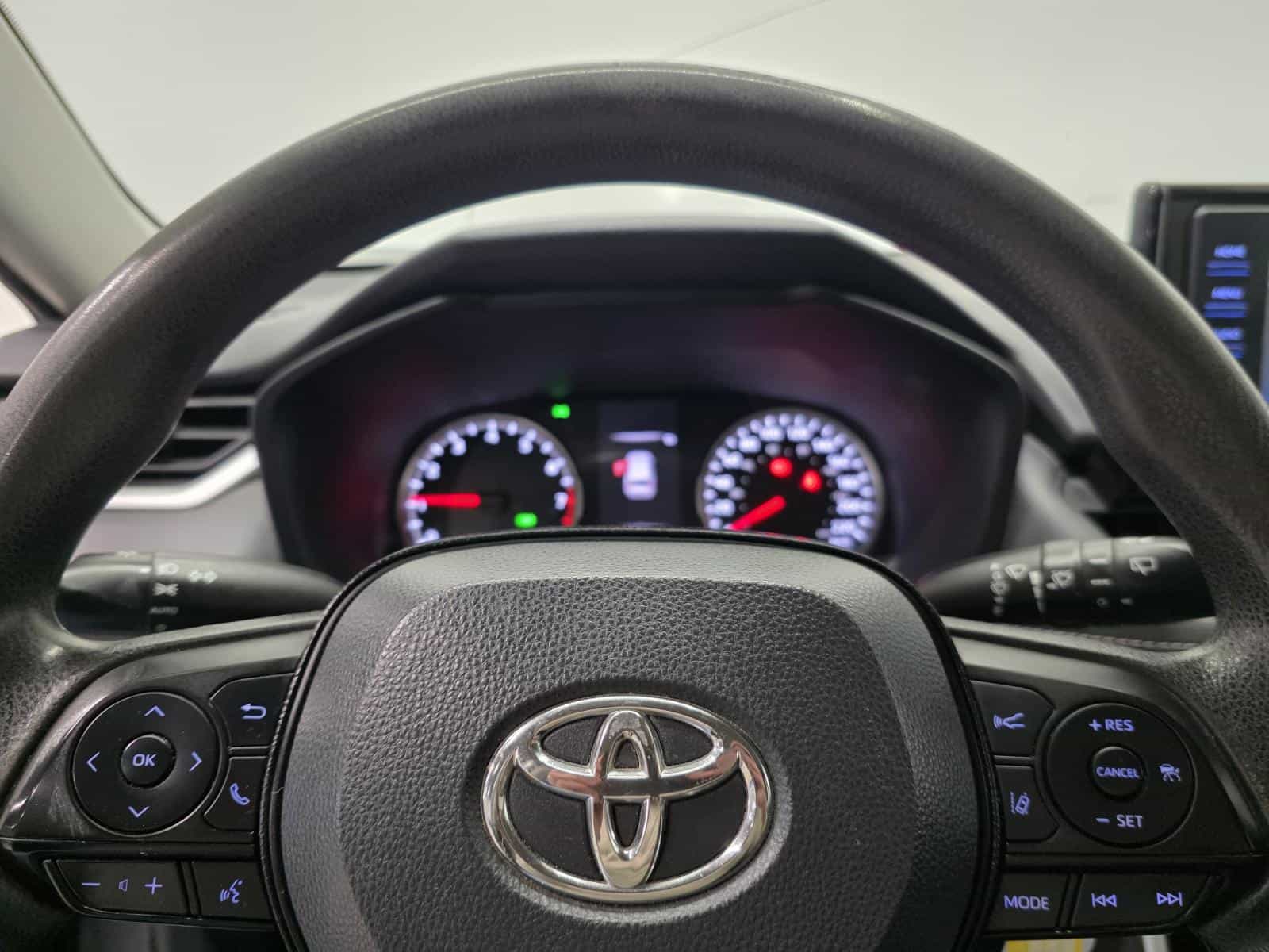 2020 Toyota Rav4 LE - Image 11