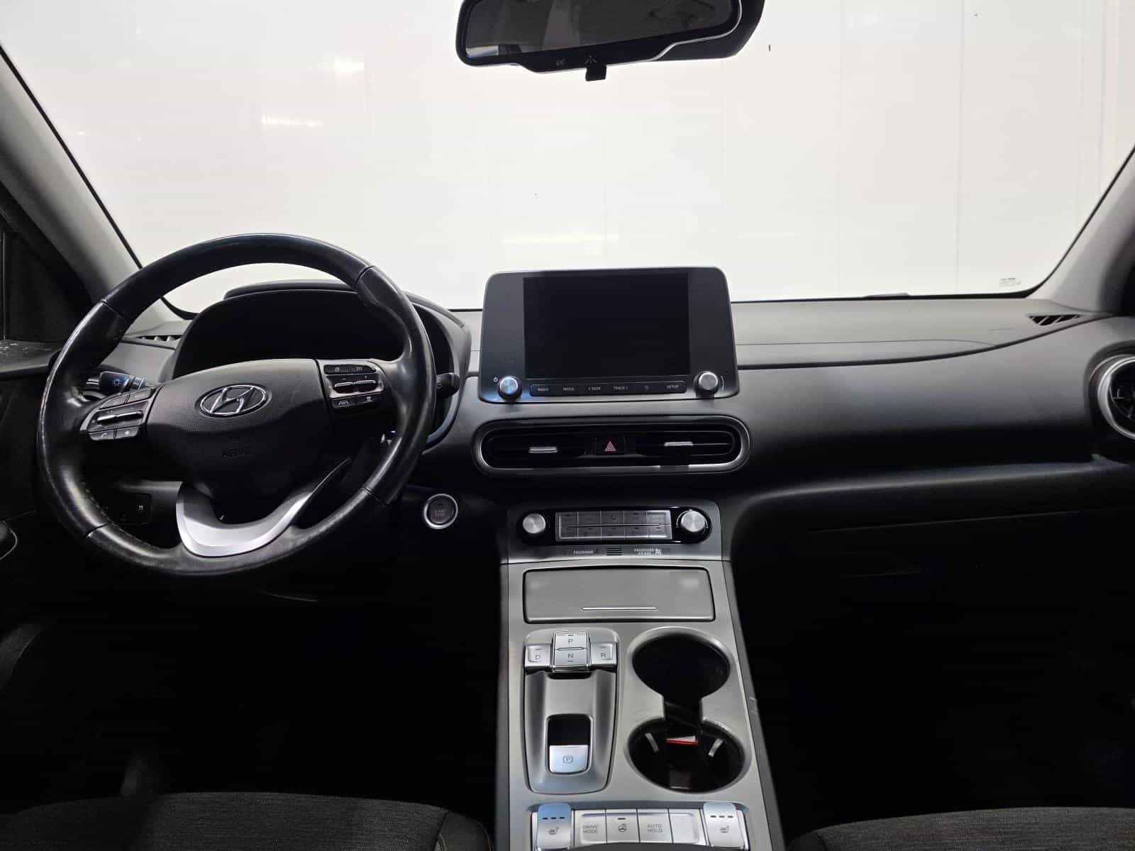 2022 Hyundai Kona EV Preferred - Image 2