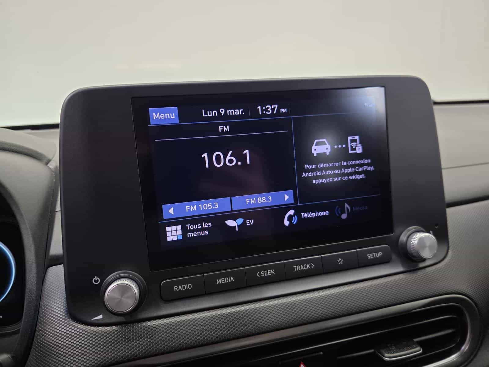 2022 Hyundai Kona EV Preferred - Image 5