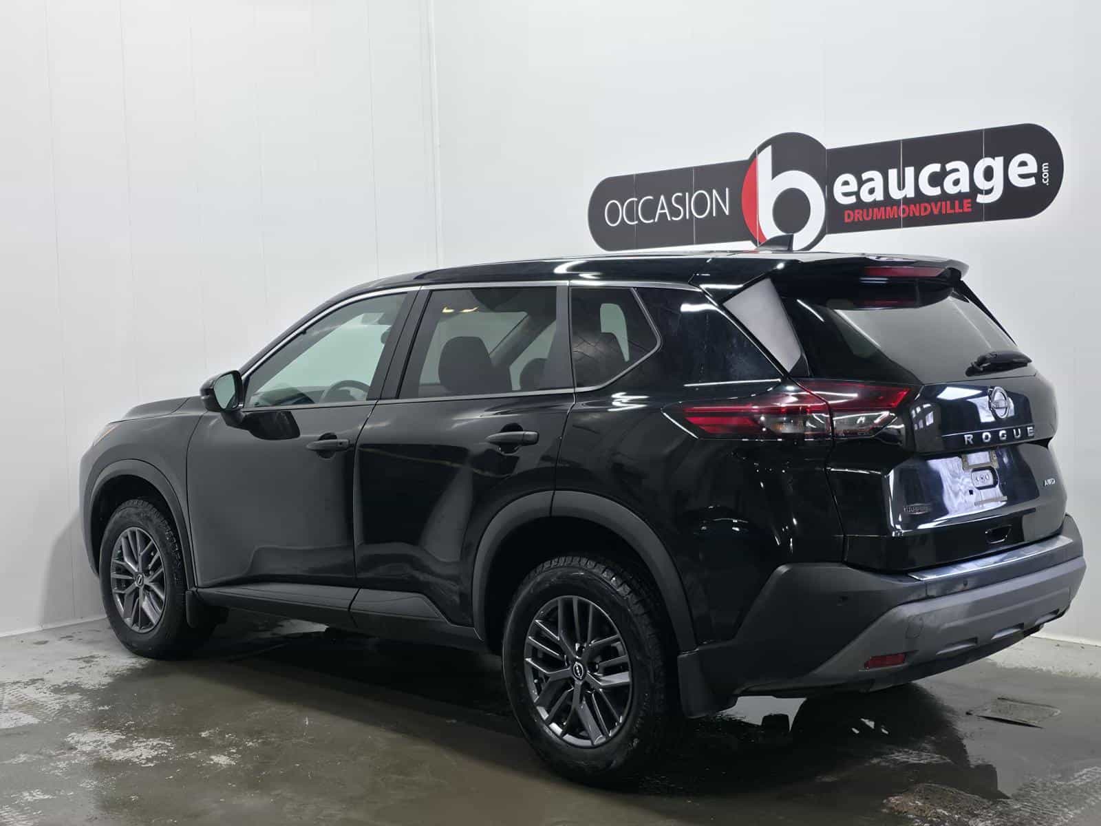 2023 Nissan Rogue S - Image 4