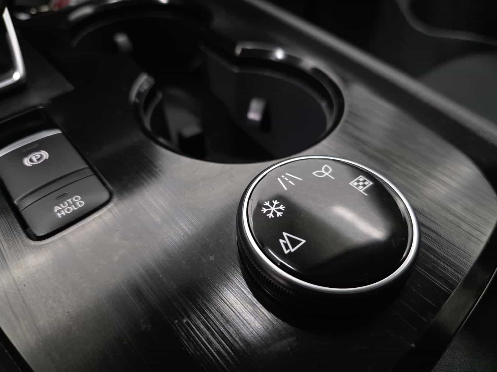 2023 Nissan Rogue S - Image 9