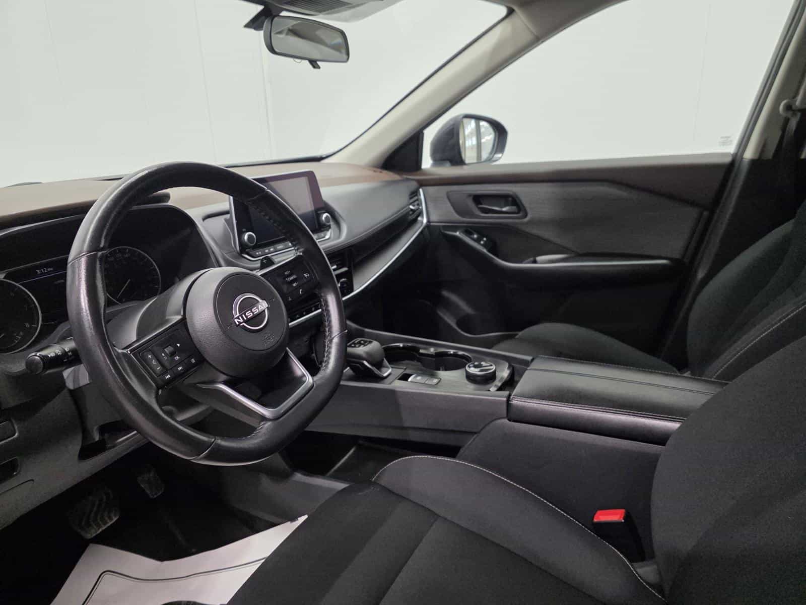 2023 Nissan Rogue S - Image 13