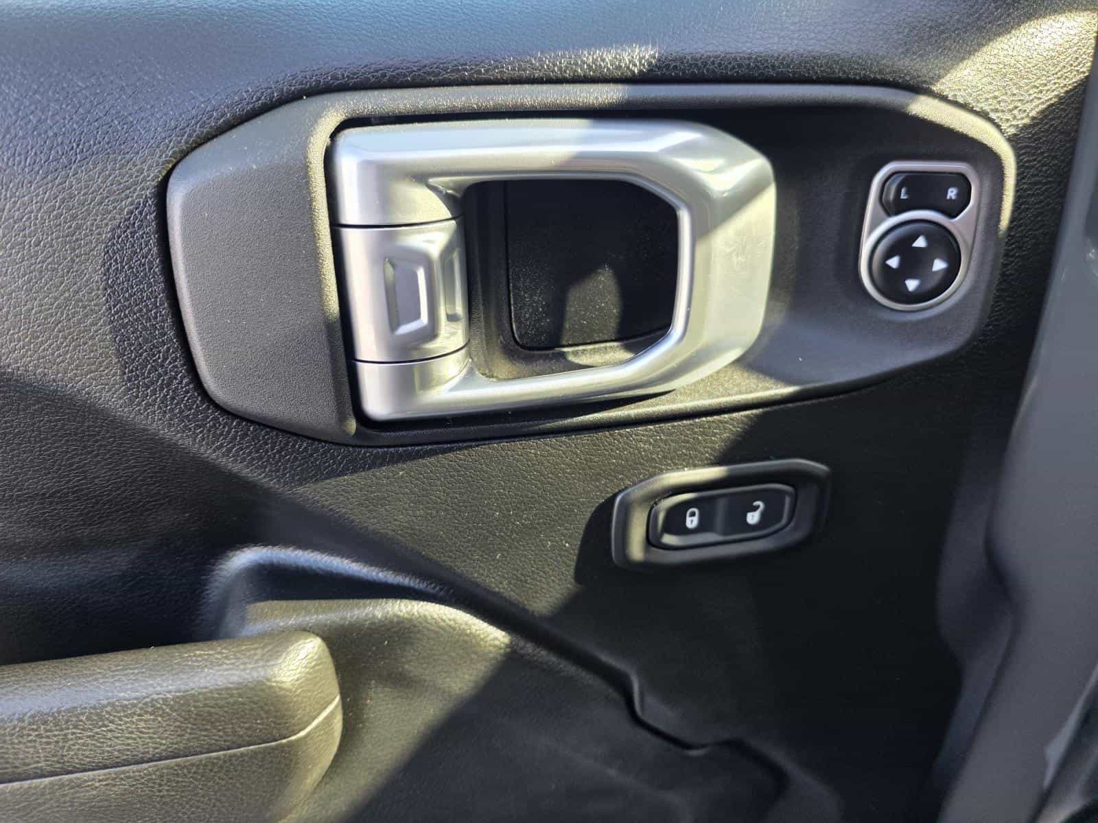 Image 17 Jeep Gladiator Altitude 2022