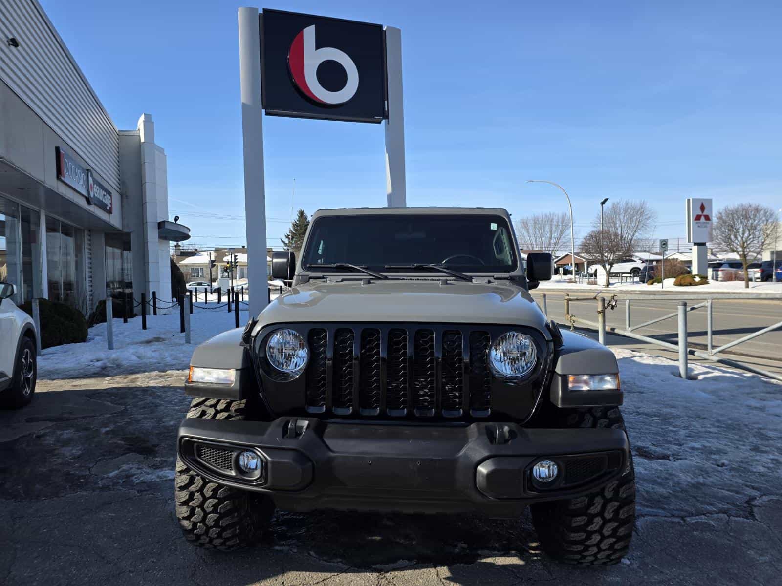 2022 Jeep Gladiator Altitude - Image 3