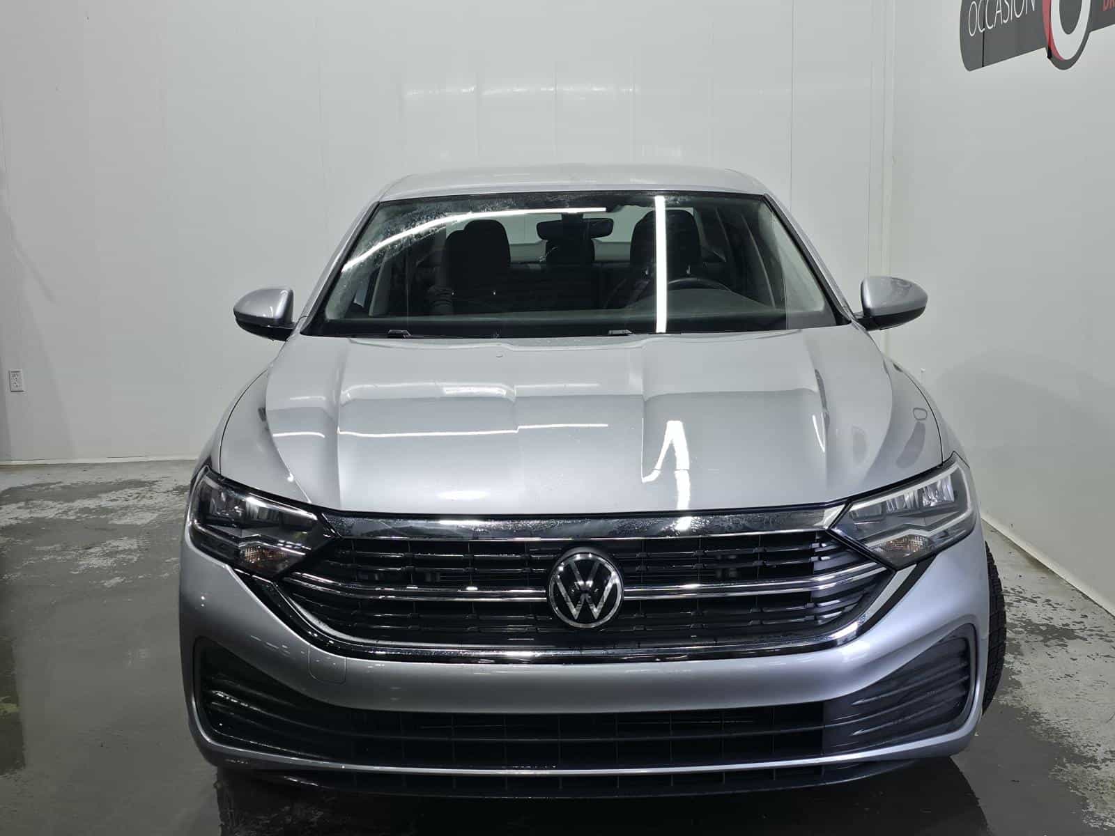 2023 Volkswagen Jetta Trendline - Image 3