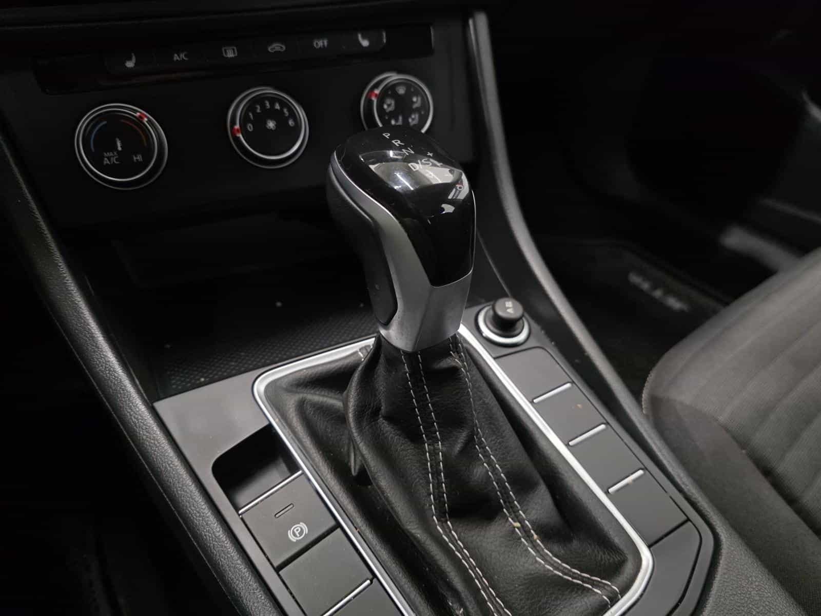 2023 Volkswagen Jetta Trendline - Image 11