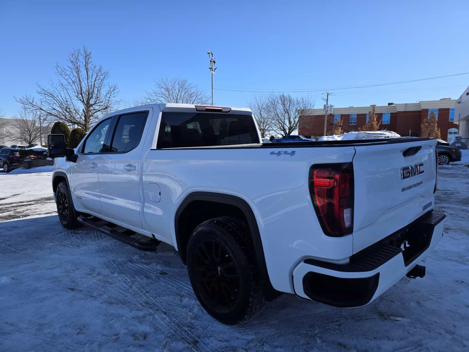 2021 GMC Sierra 1500 Elevation - Image 11
