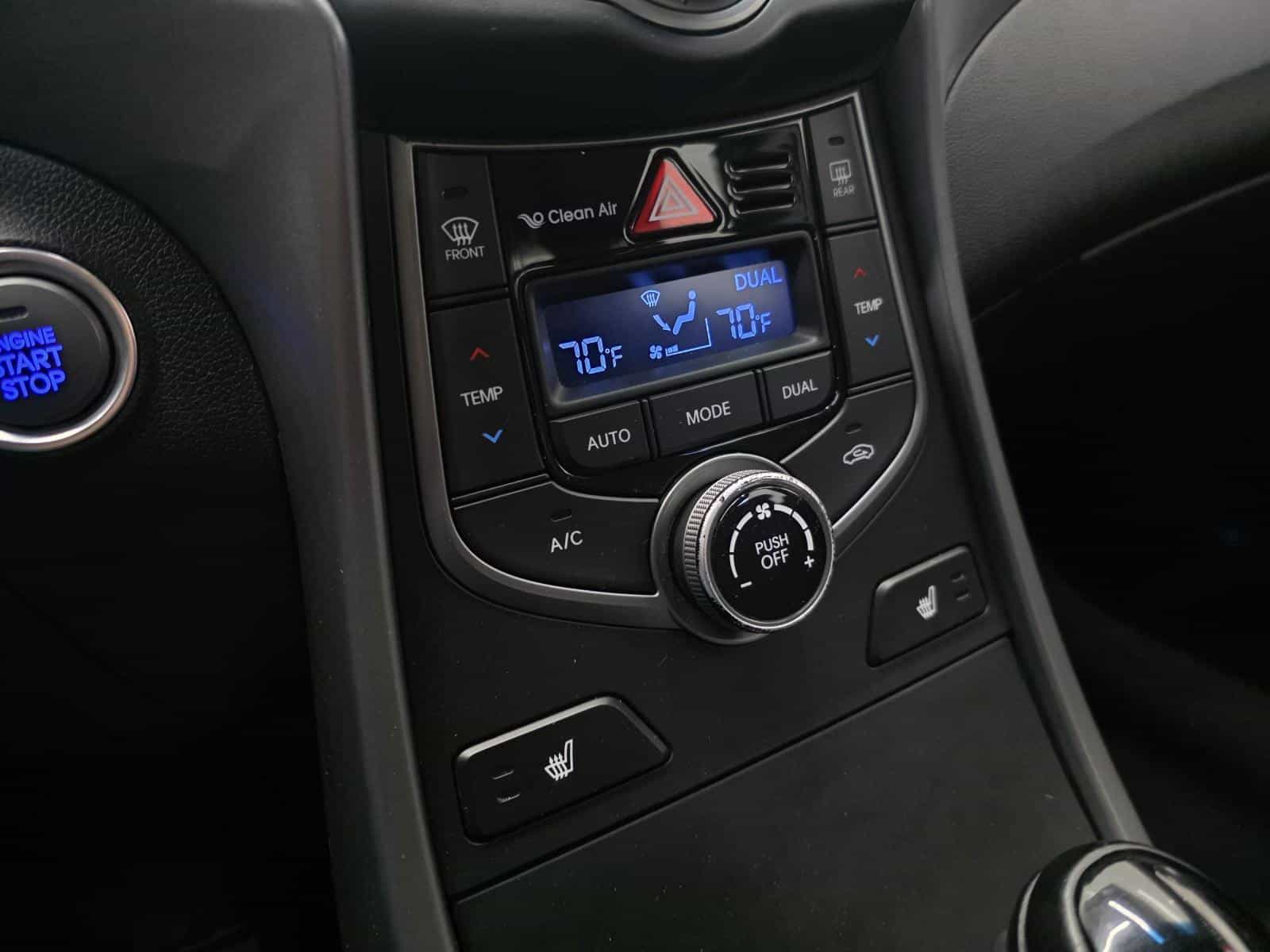 2016 Hyundai Elantra Limited - Image 18