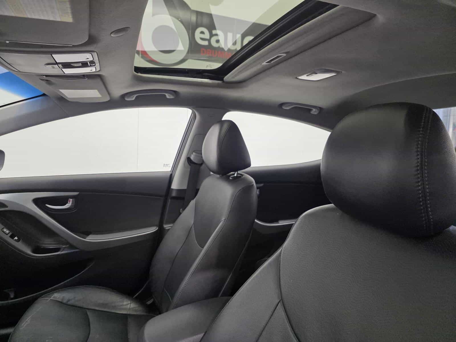 2016 Hyundai Elantra Limited - Image 19