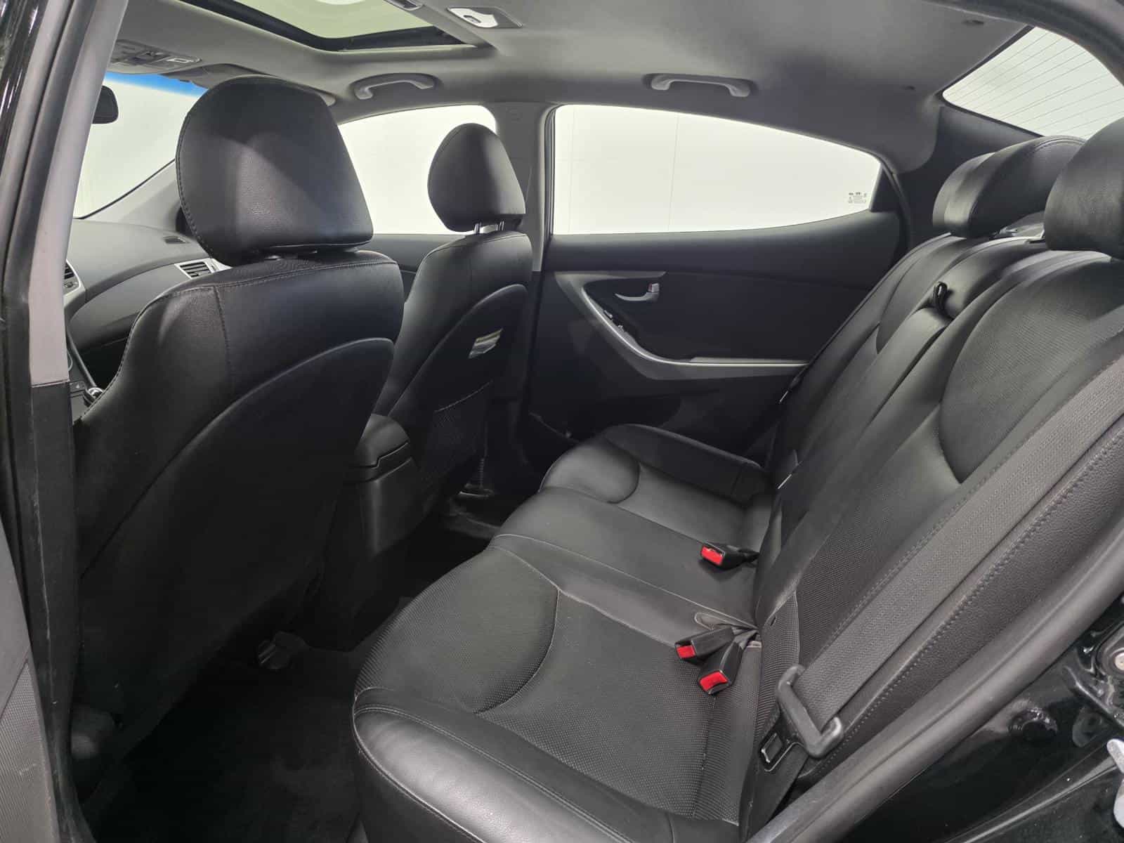 2016 Hyundai Elantra Limited - Image 21