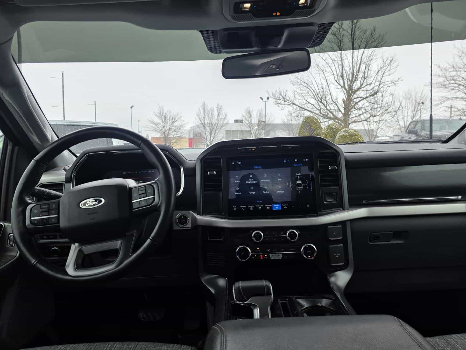 2023 Ford F150 Lightning XLT - Image 11